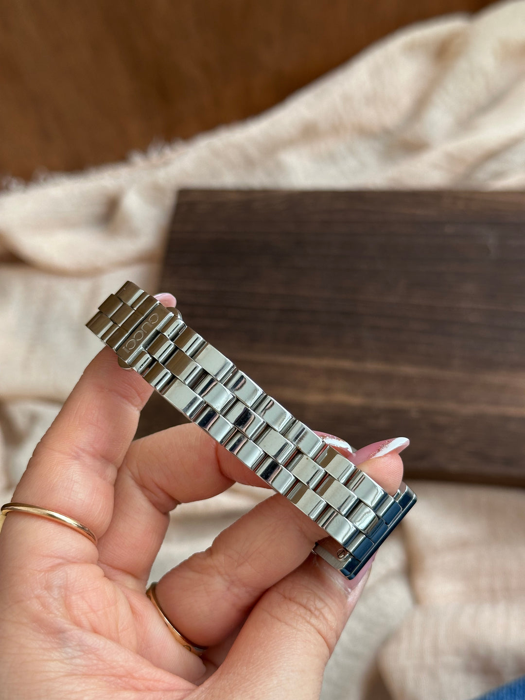 Gucci G Square Watch 🖤✨｜Signature G Case × Sleek Silver Bracelet × Easy Everyday Styling