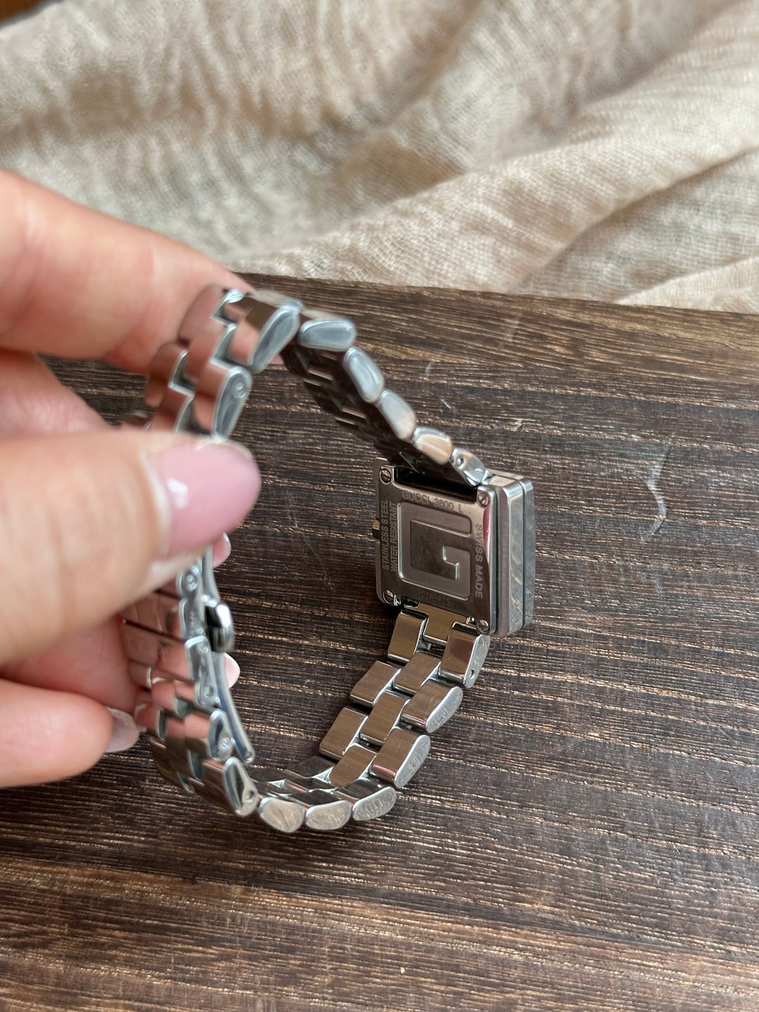 Gucci G Square Watch 🖤✨｜Signature G Case × Sleek Silver Bracelet × Easy Everyday Styling