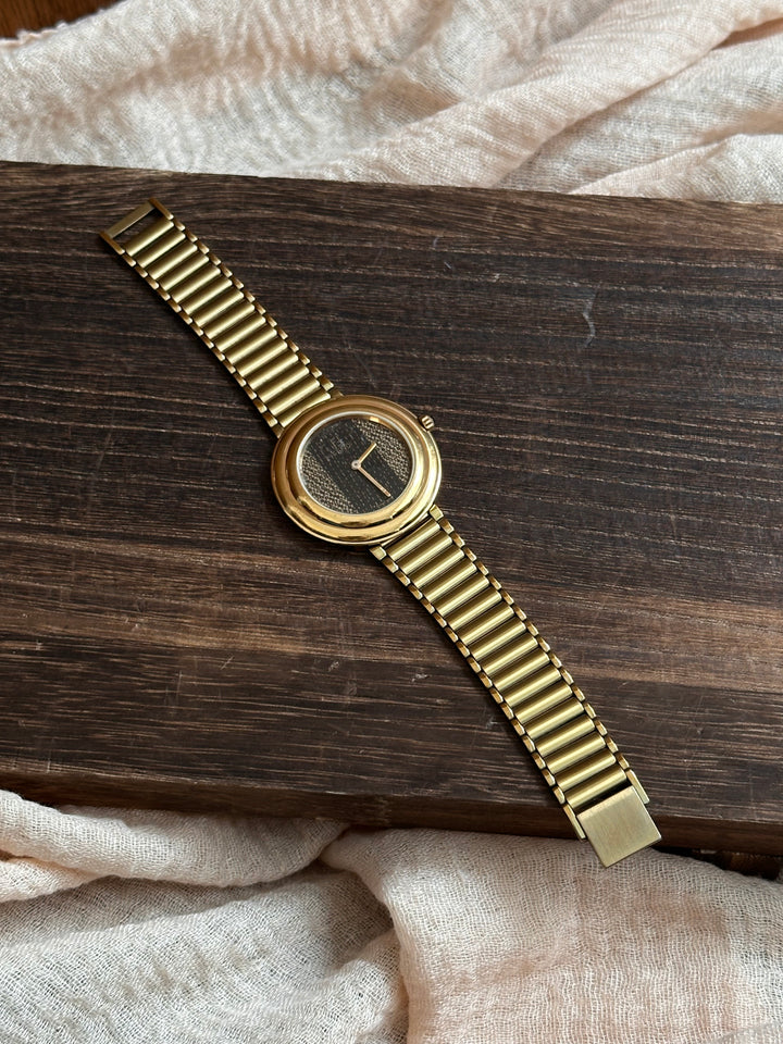 Fendi Vintage Bracelet Watch 🤎✨｜Textured Dial × Gold Bracelet Strap × Rare Vintage Charm