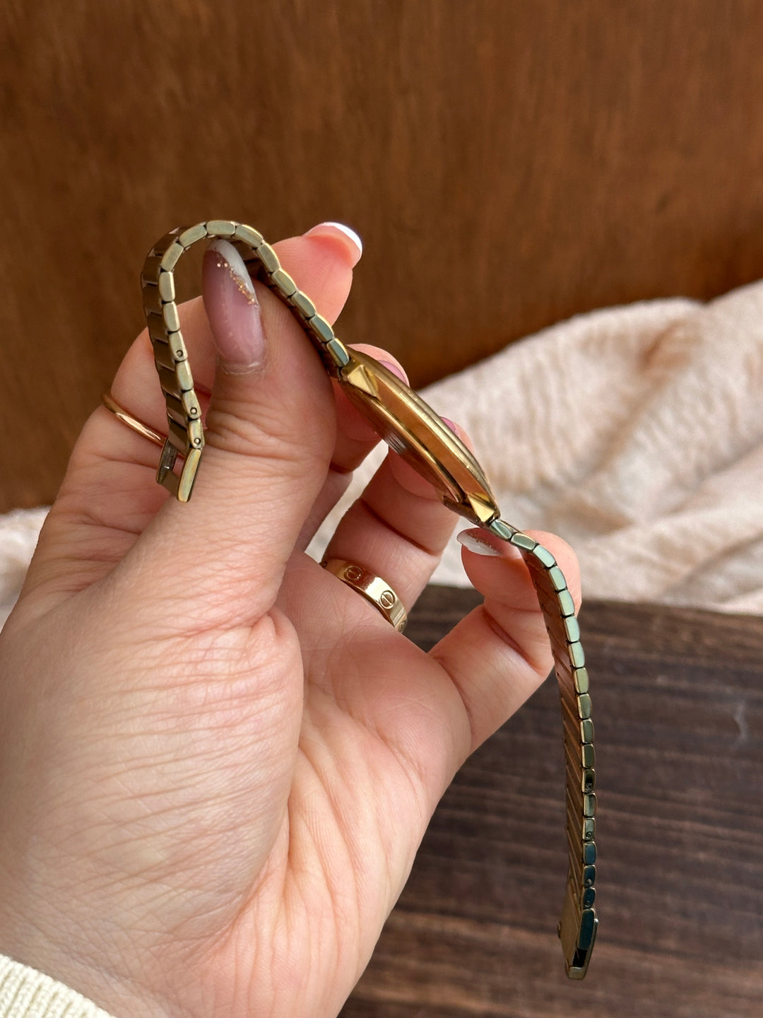 Fendi Vintage Bracelet Watch 🤎✨｜Textured Dial × Gold Bracelet Strap × Rare Vintage Charm