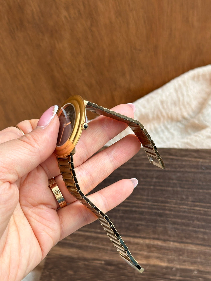 Fendi Vintage Bracelet Watch 🤎✨｜Textured Dial × Gold Bracelet Strap × Rare Vintage Charm