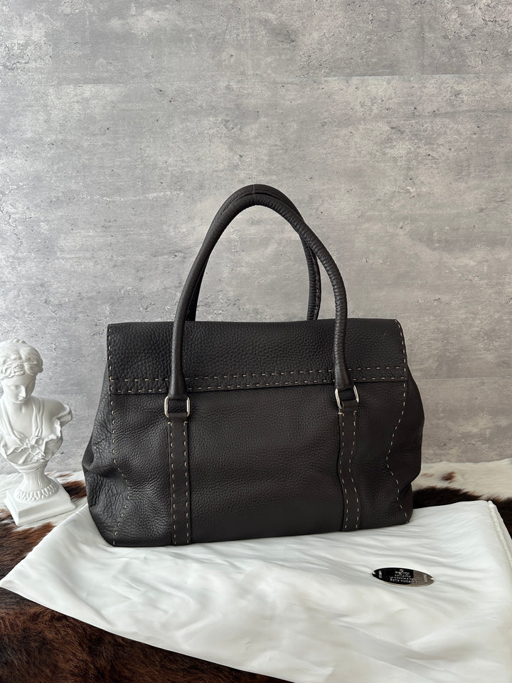 Fendi Selleria Contrast-Stitch Leather Tote 🖤🤎✨｜Chocolate Brown・Hand-Stitched Detail