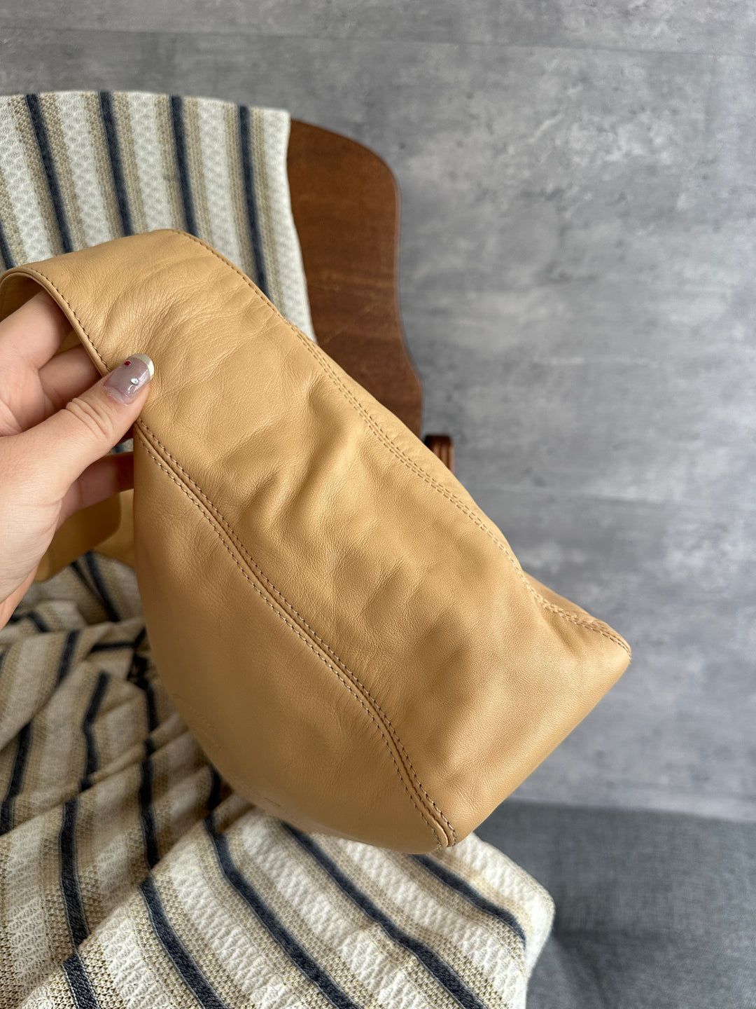 CHANEL Beige Leather Hobo Bag 🤎｜Durable Cowhide × Everyday Essential × Effortless Styling