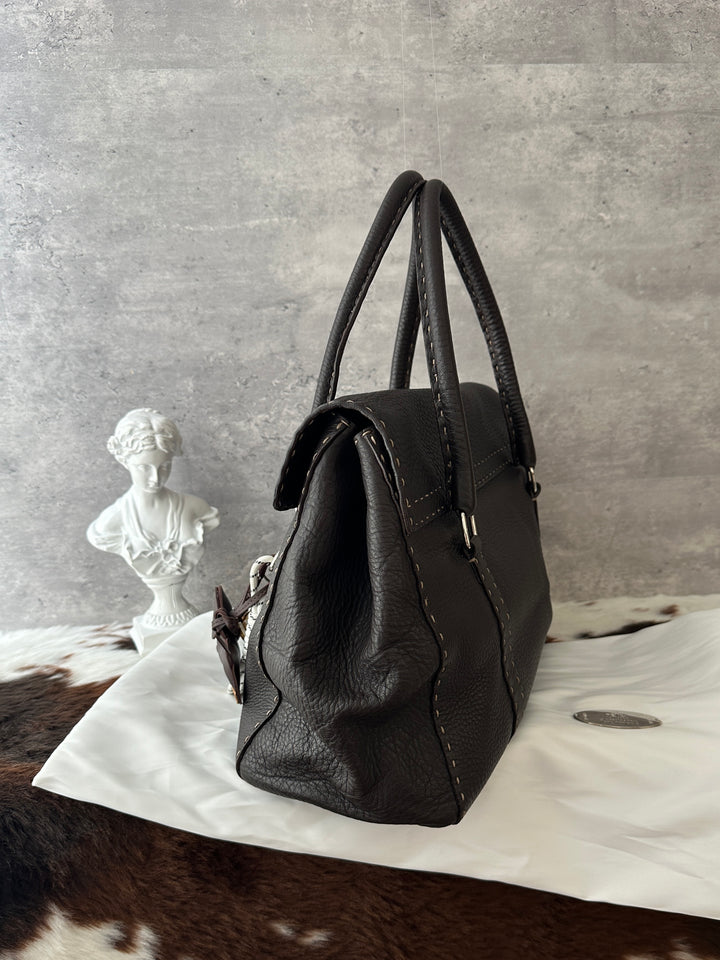 Fendi Selleria Contrast-Stitch Leather Tote 🖤🤎✨｜Chocolate Brown・Hand-Stitched Detail