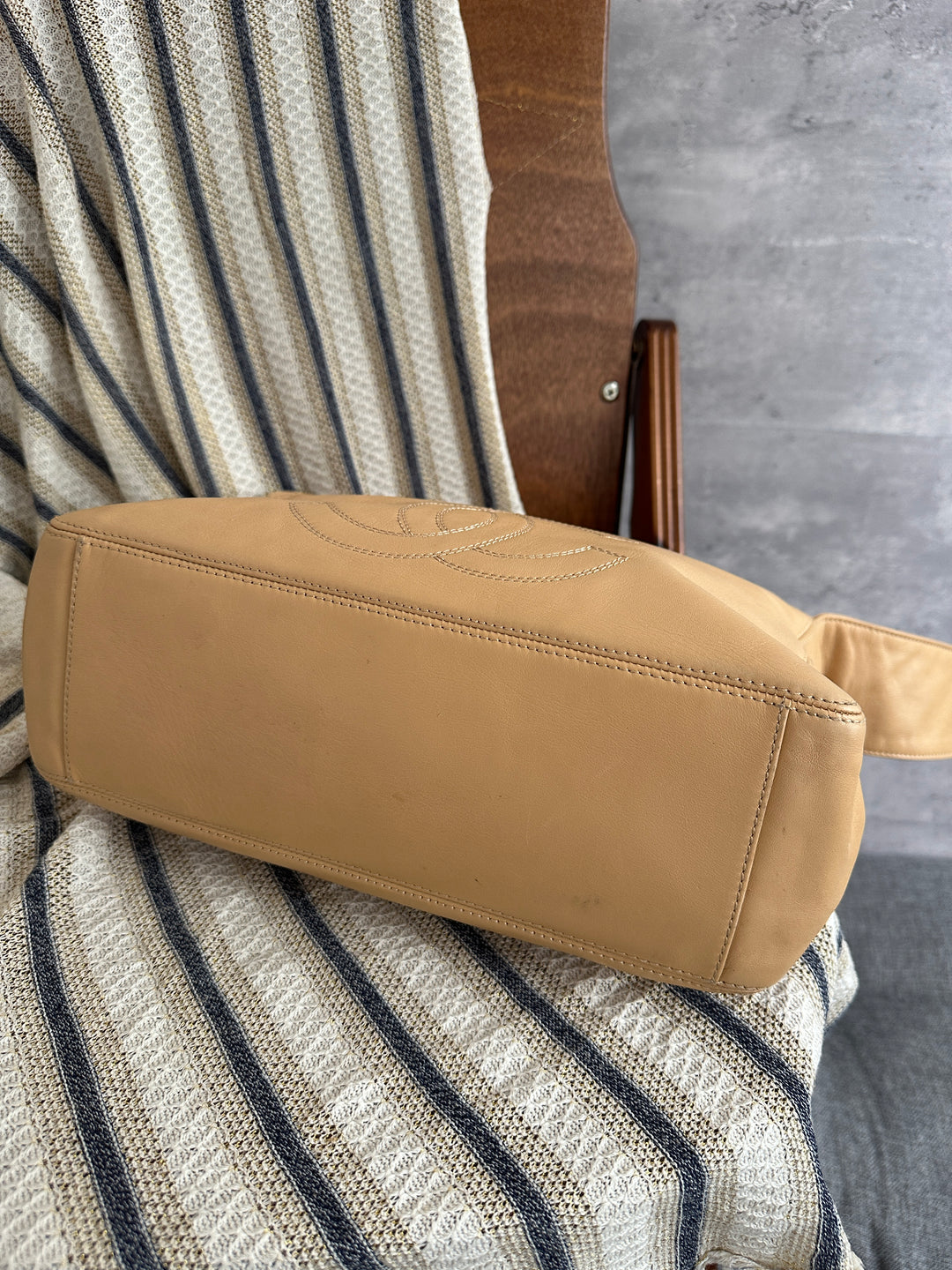 CHANEL Beige Leather Hobo Bag 🤎｜Durable Cowhide × Everyday Essential × Effortless Styling