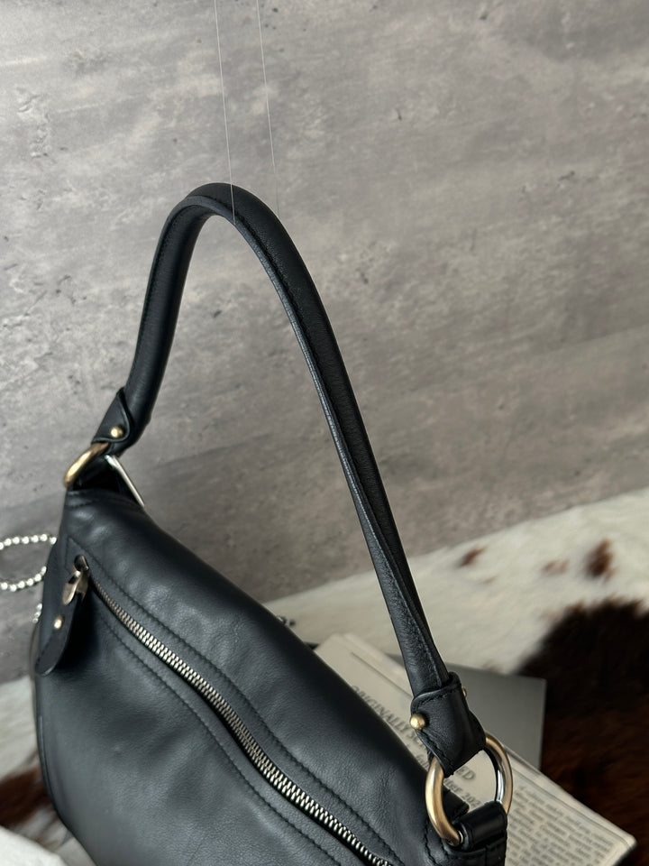 Ferragamo Gancini Mixed-Leather Shoulder Bag 🖤✨｜Black Leather・Patent Leather Details