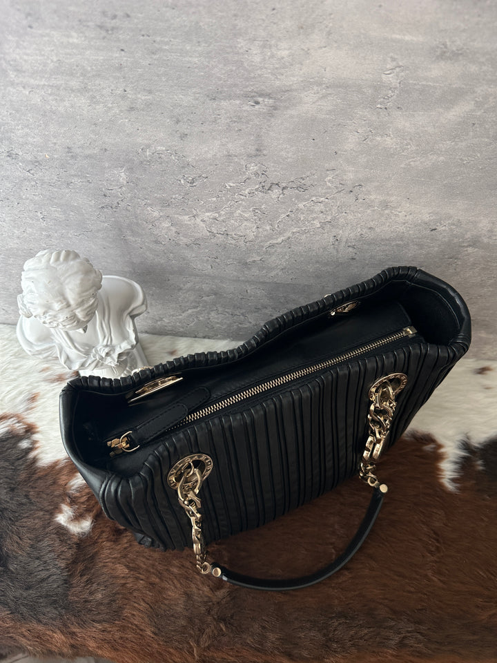 Bvlgari Pleated Chain Tote ✨🖤｜Gold-Tone Chain・Medallion Charms