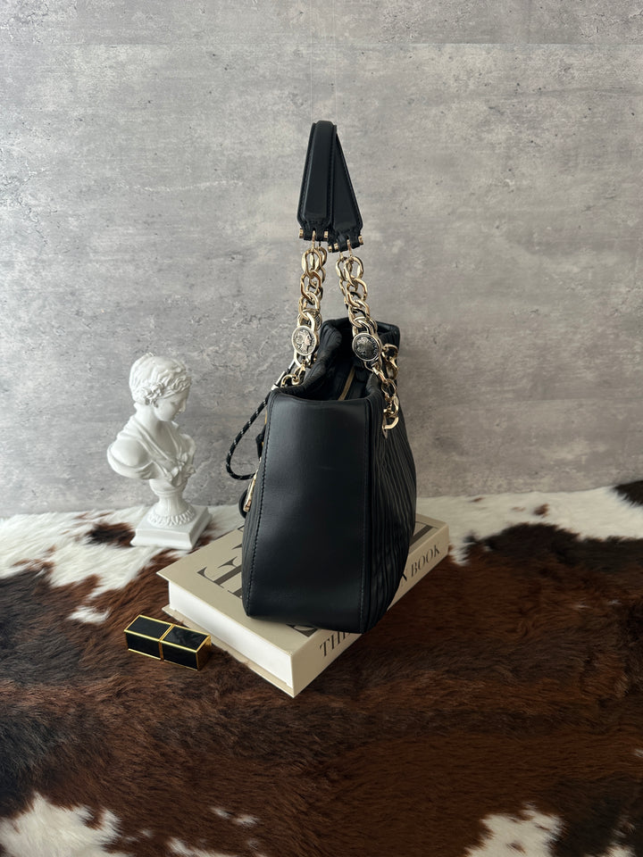 Bvlgari Pleated Chain Tote ✨🖤｜Gold-Tone Chain・Medallion Charms