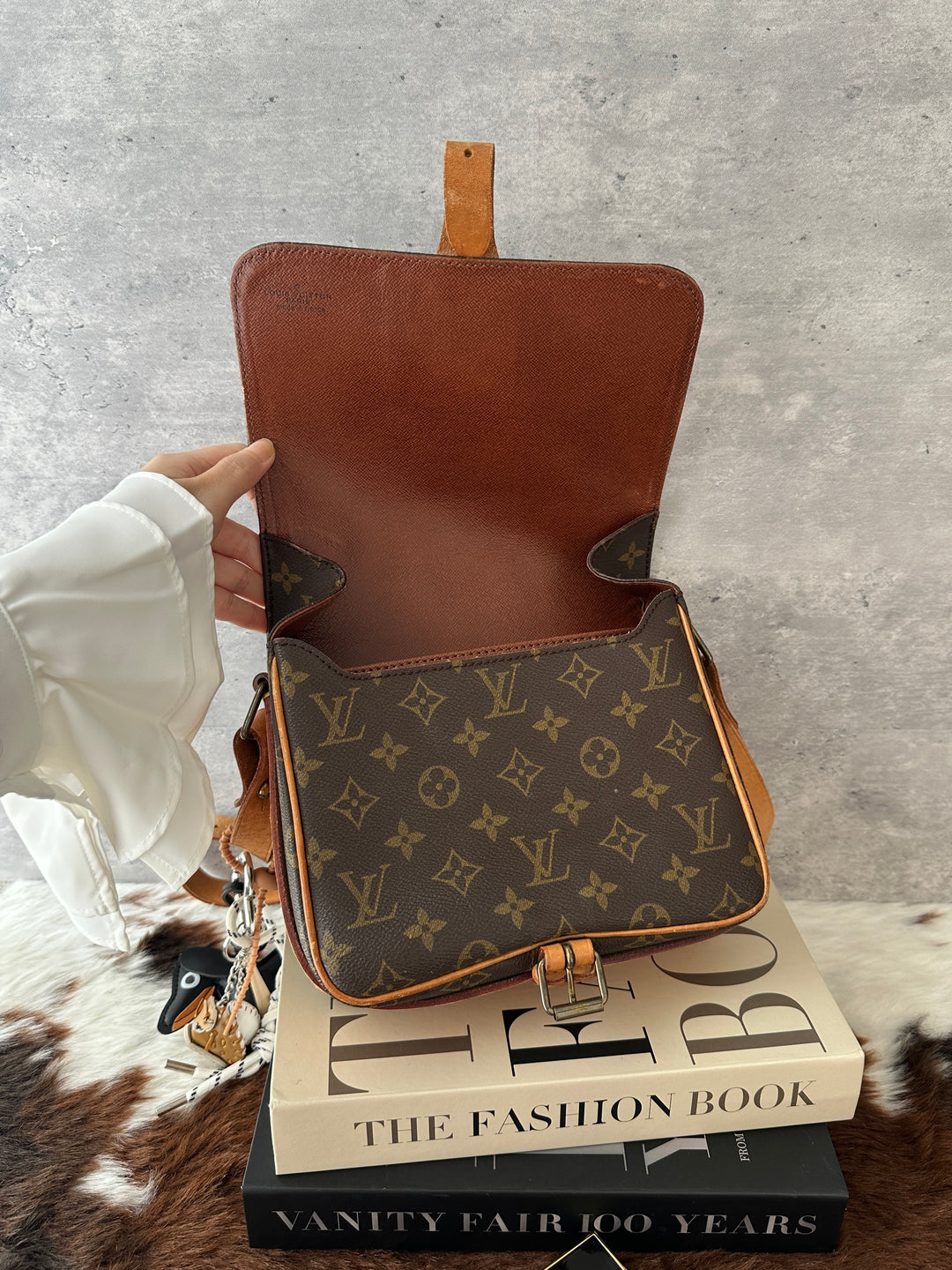 Louis Vuitton Vintage Monogram Messenger Bag 🤎✨｜Classic Monogram・Vachetta Leather