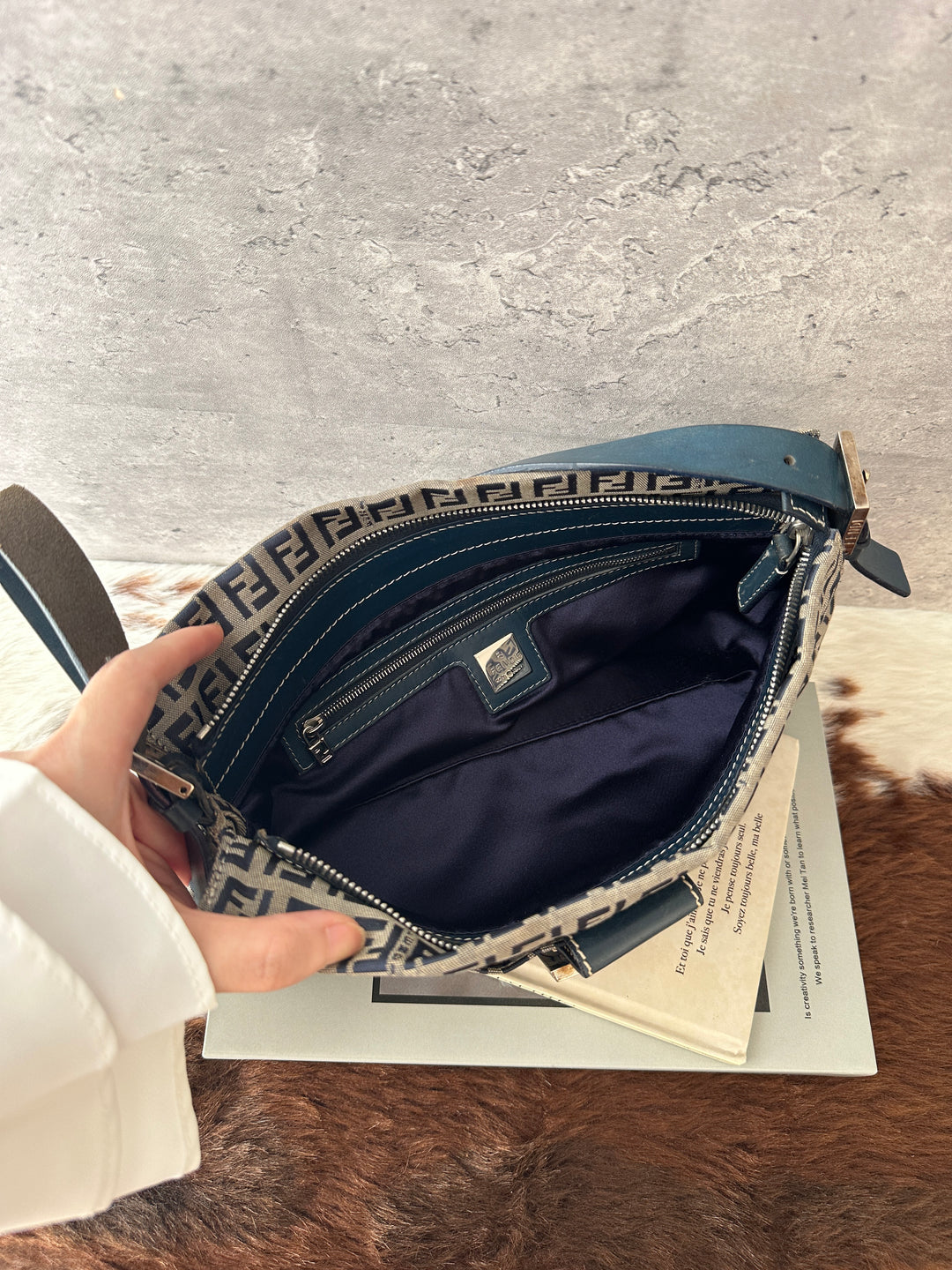 Fendi Zucca East-West Shoulder Bag ✨💙｜Navy Monogram・Vintage Baguette Style