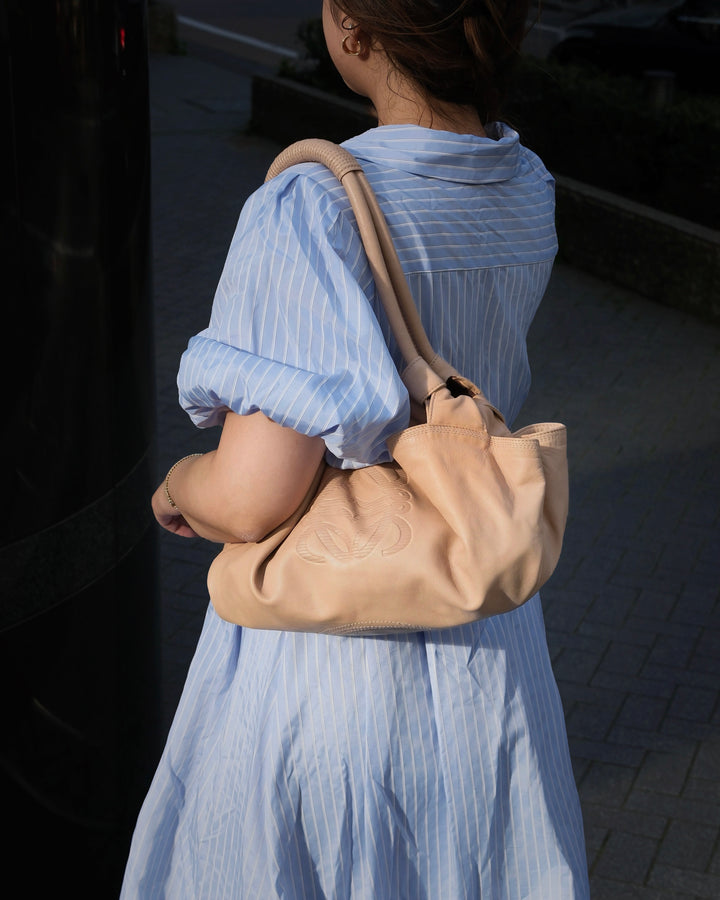 Loewe Lambskin Cloud Shoulder Bag 🤎✨｜Supple Lambskin Leather × Sculpted Cloud Silhouette × Rare Milk Tea Shade