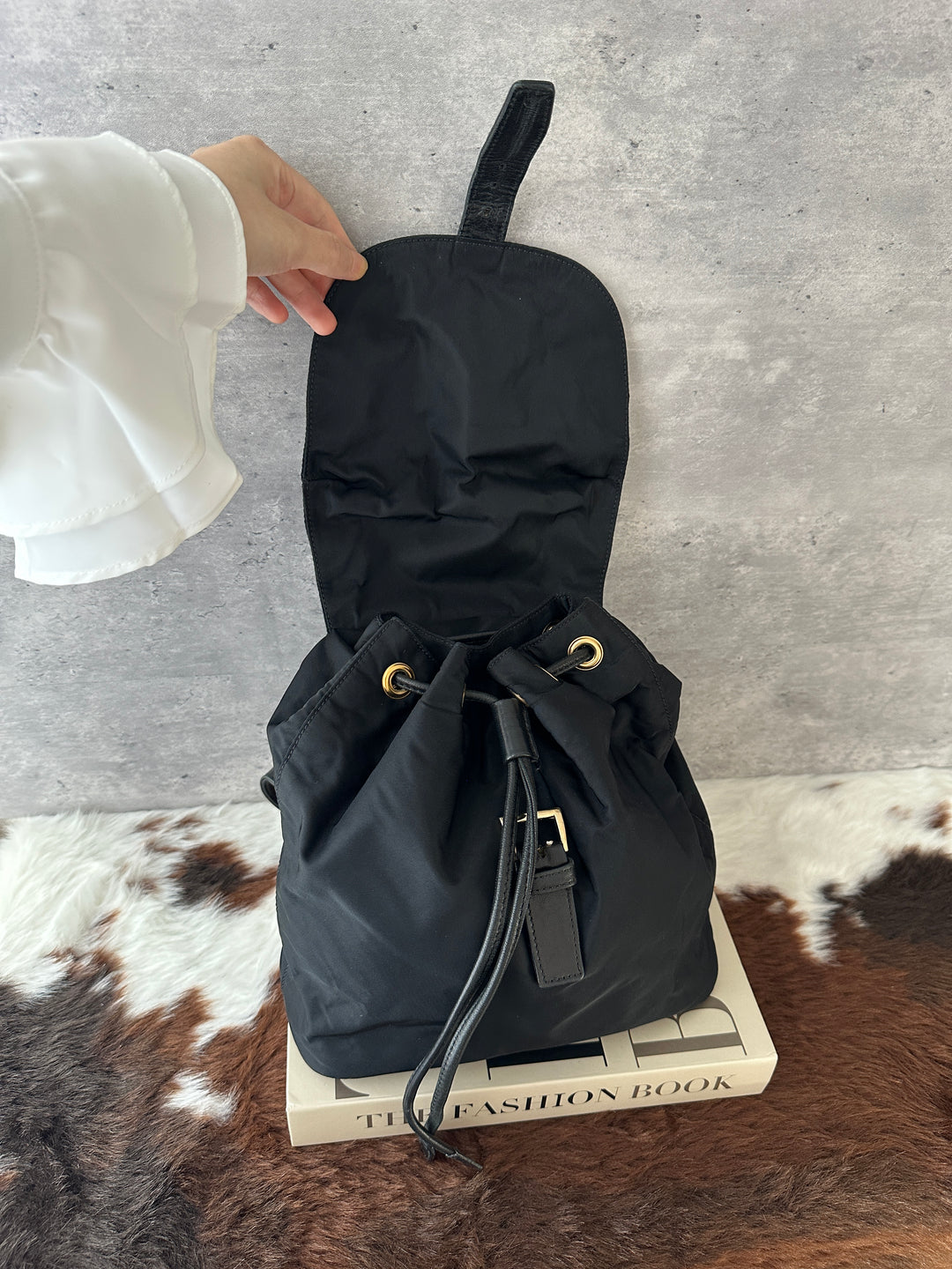 Prada Vintage Nylon Chain Backpack 🖤✨｜Black Nylon・Gold Leather-Woven Chain