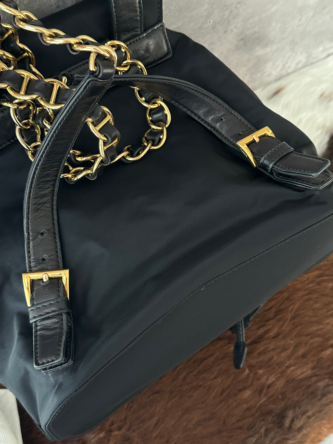 Prada Vintage Nylon Chain Backpack 🖤✨｜Black Nylon・Gold Leather-Woven Chain