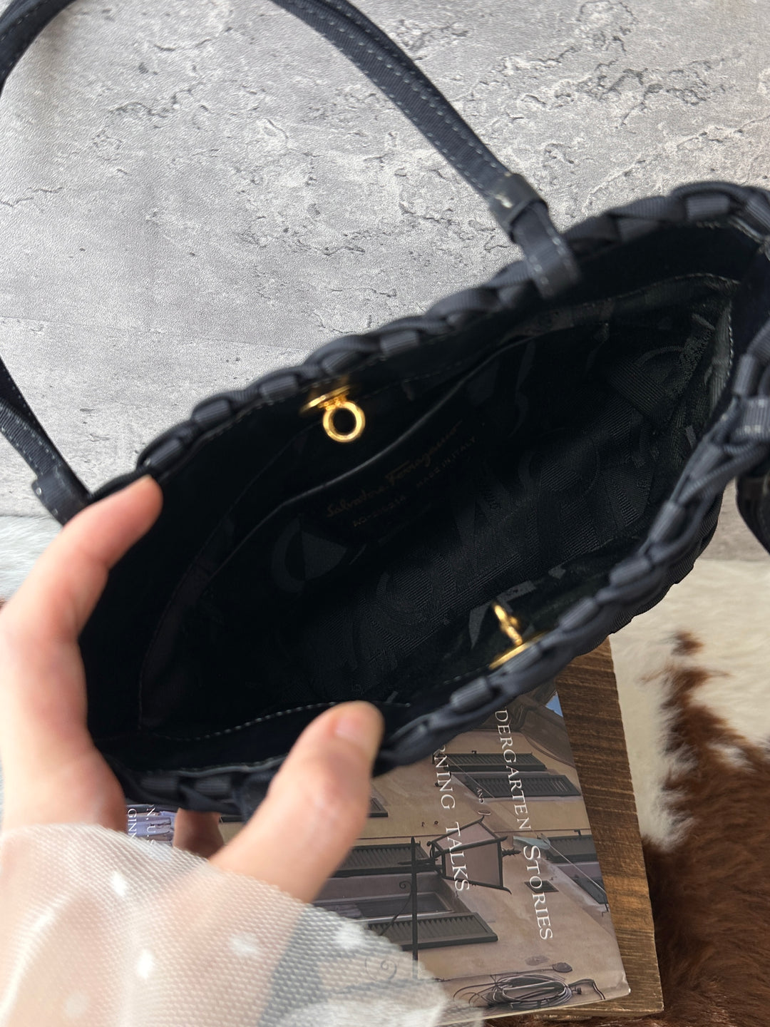 Ferragamo Vintage Woven Mini Tote 🖤｜Black Weave・Gold Gancini Details