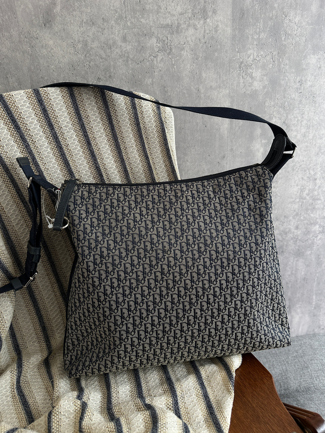 DIOR Oblique Monogram Shoulder Bag Blue Canvas 🖤｜Iconic Monogram × Adjustable Strap × Everyday Chic✨