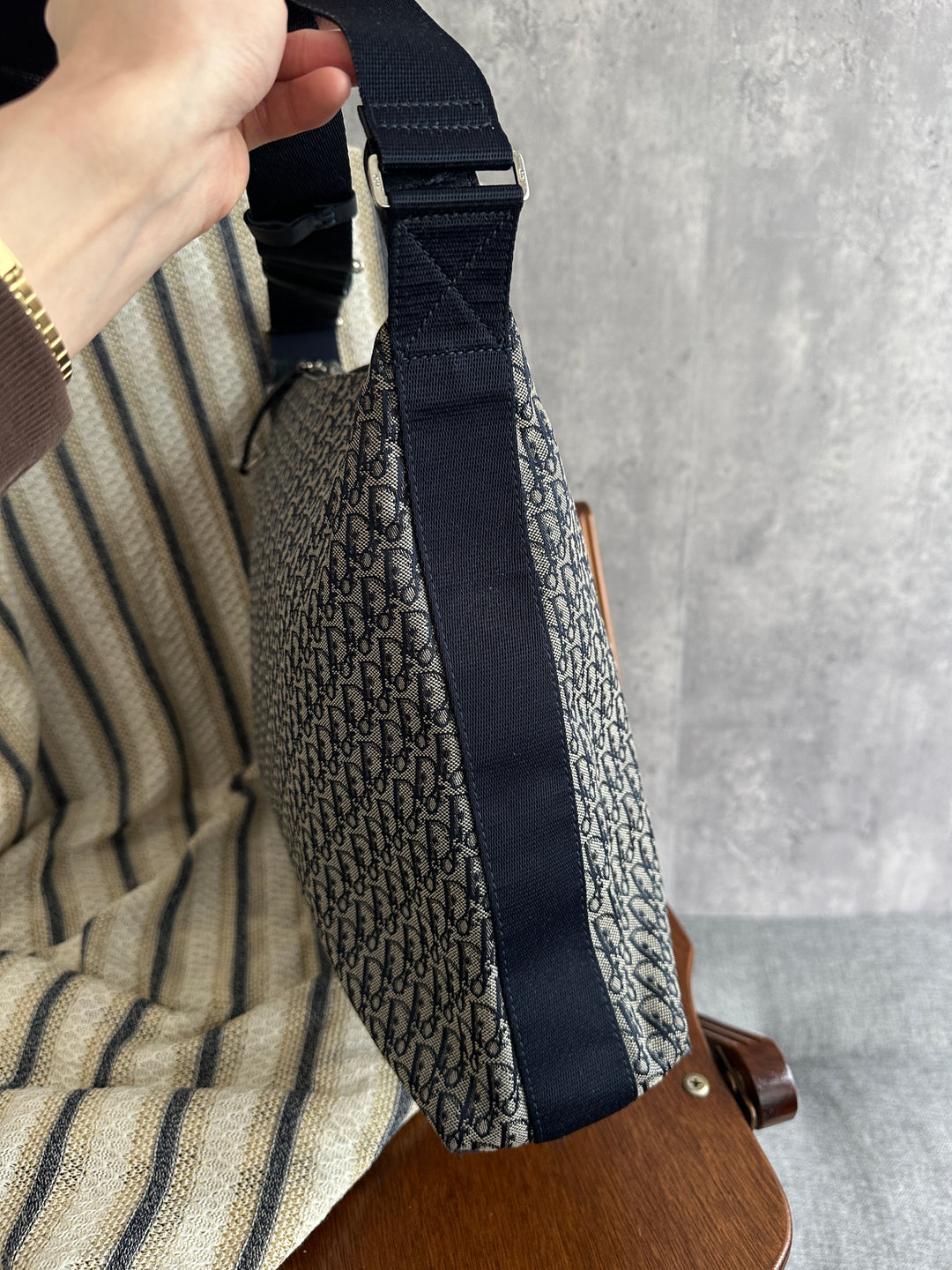 DIOR Oblique Monogram Shoulder Bag Blue Canvas 🖤｜Iconic Monogram × Adjustable Strap × Everyday Chic✨