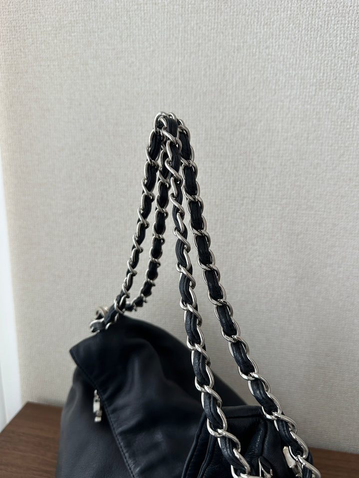 Chanel Soft Chain Hobo🖤 | Modern Edge Meets Classic Ease