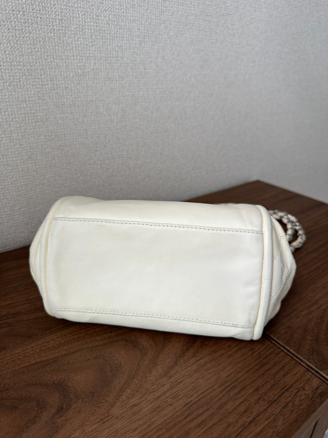 Chanel Kiss Lock Mini “Yuanbao” Bag 🤍 | Rare Vintage Sweetness