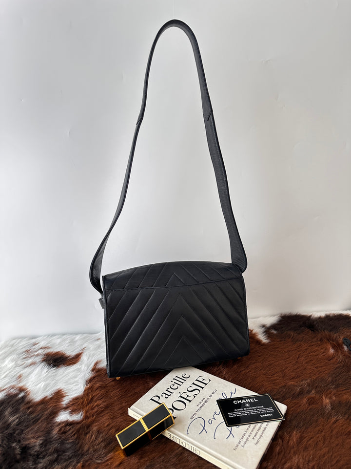 CHANEL Large Ring Chevron Soft Box Bag 🖤｜Card &amp; Sticker × Small Size × Soft Lambskin