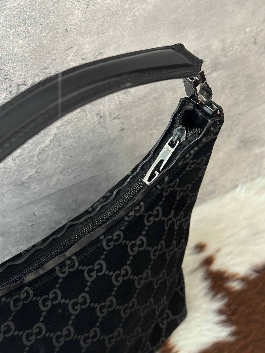 Gucci Vintage GG Monogram Hobo Bag 🖤｜Black Suede・Convertible Strap