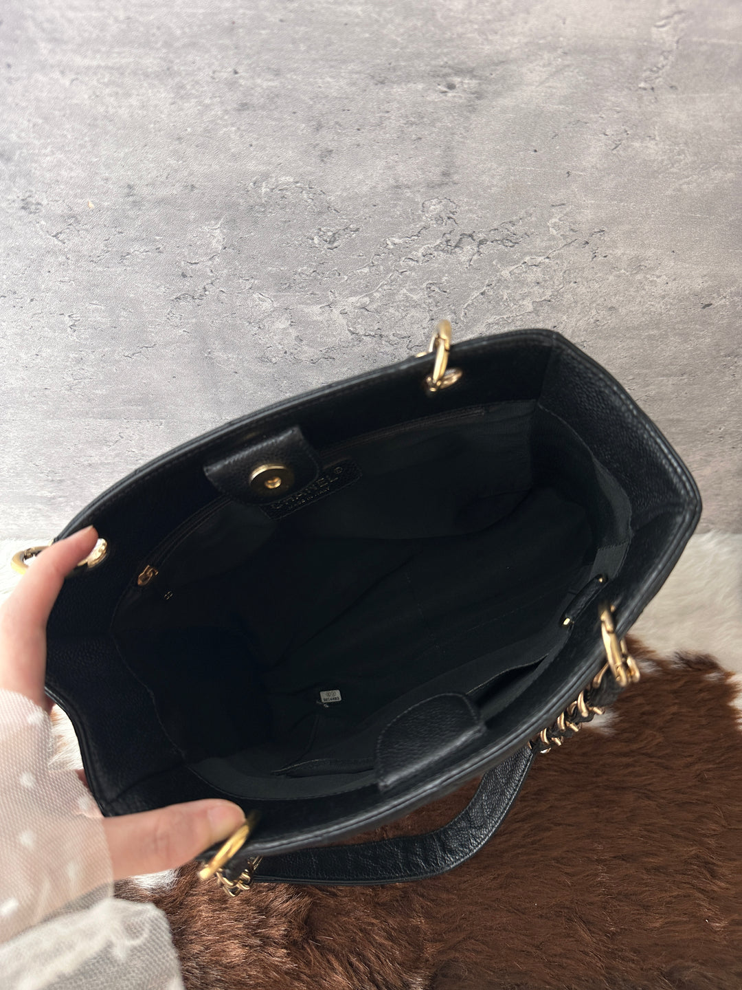 Chanel Vintage Caviar Big CC Chain Tote 🖤｜Quilted Leather・Statement CC Logo