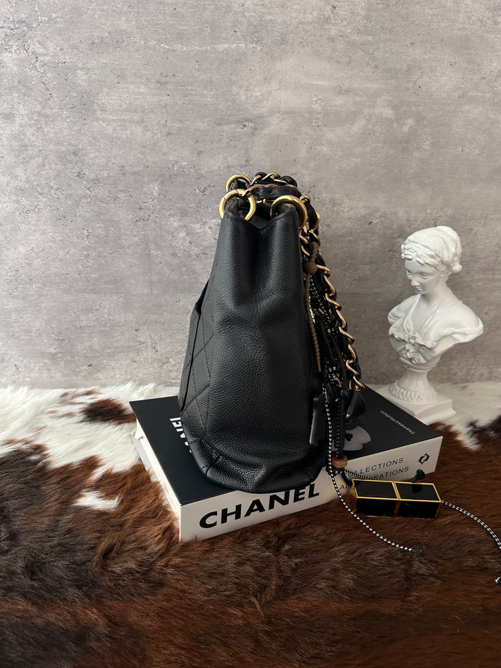 Chanel Vintage Caviar Big CC Chain Tote 🖤｜Quilted Leather・Statement CC Logo