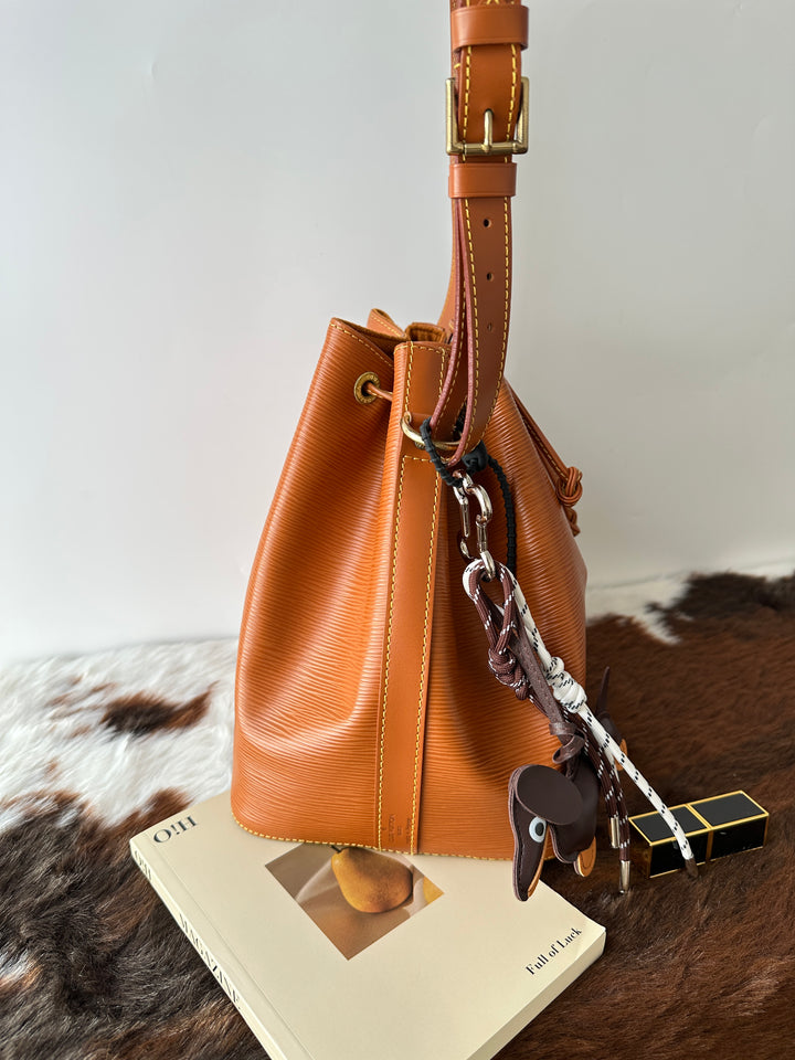Louis Vuitton Epi Leather Bucket Bag 🤎｜Caramel Tone × Small Size × Near-Mint Condition