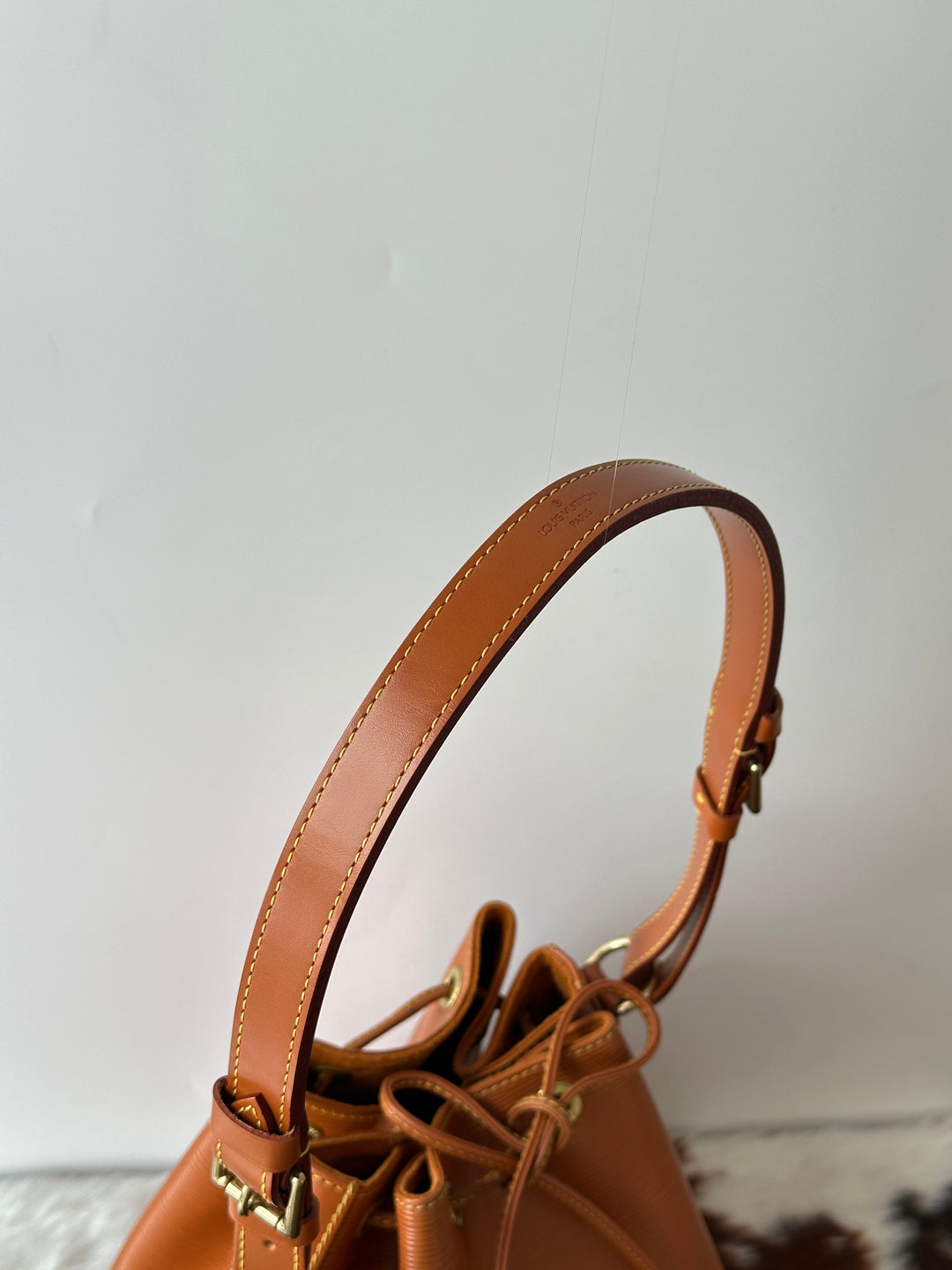 Louis Vuitton Epi Leather Bucket Bag 🤎｜Caramel Tone × Small Size × Near-Mint Condition