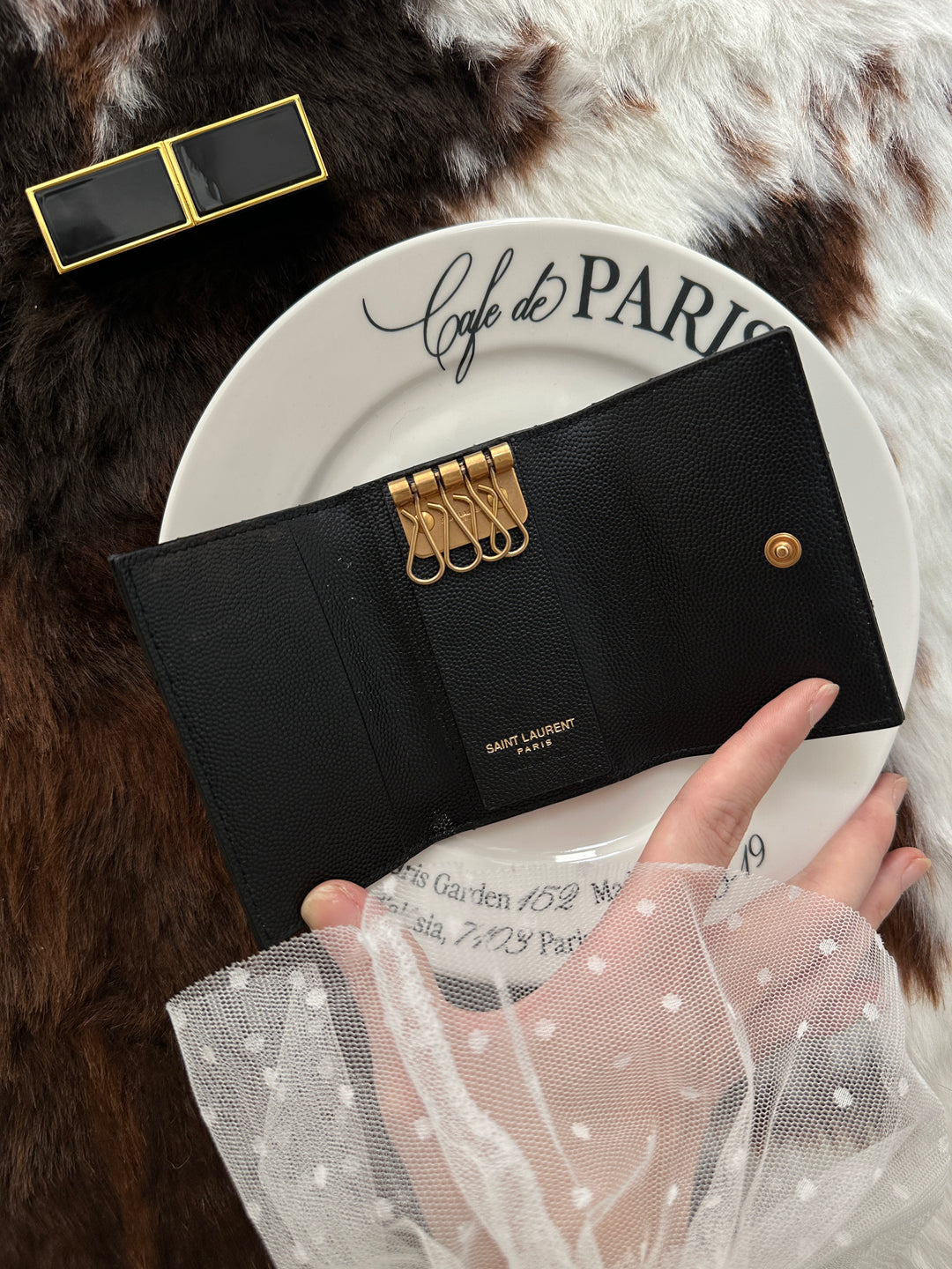 YSL Grain Leather Key Case 🖤｜Black Gold Tone × Chevron Detail × Compact Essential