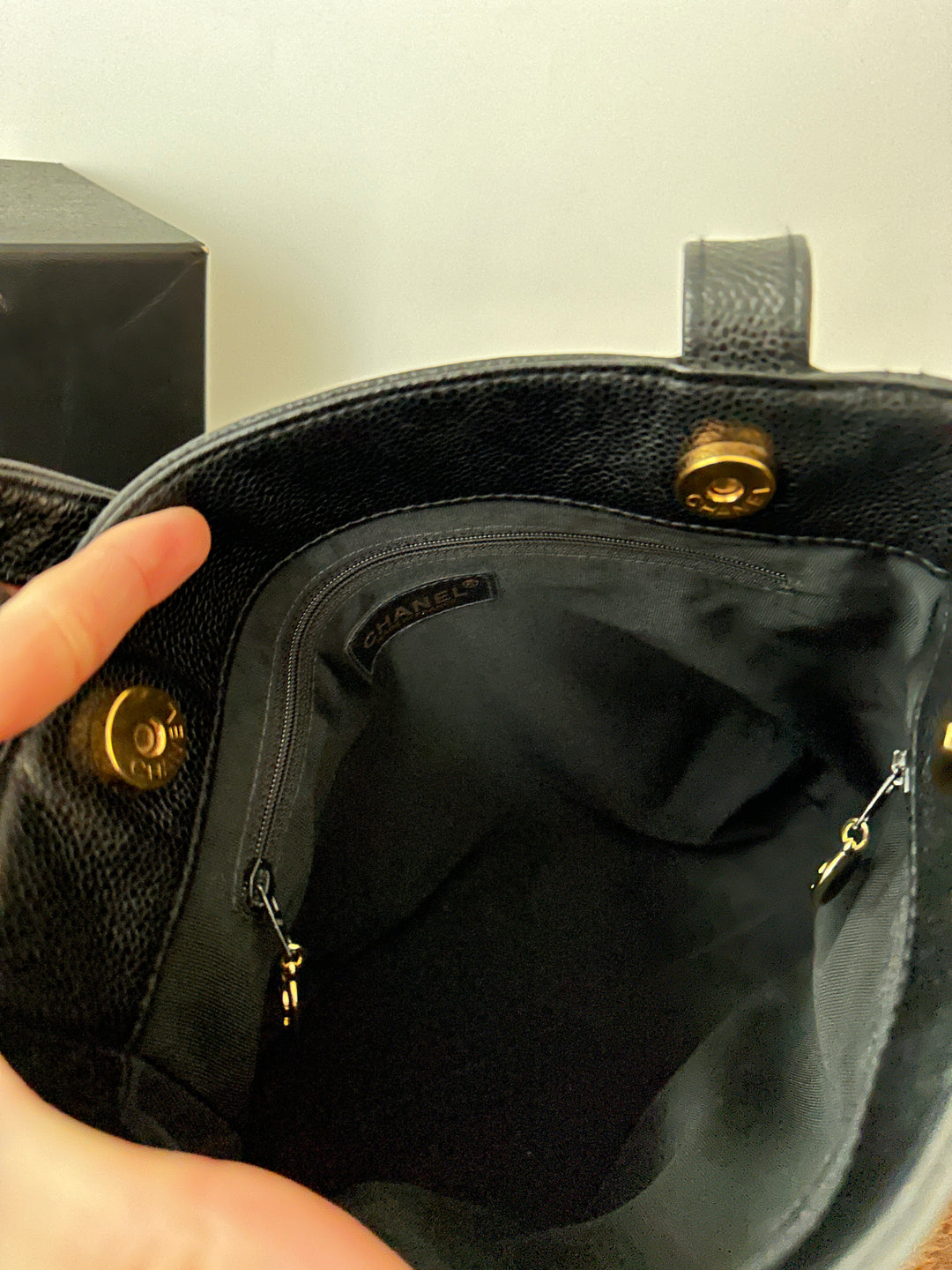 Chanel Grained Leather Shoulder Bag 🖤 (Small Size)