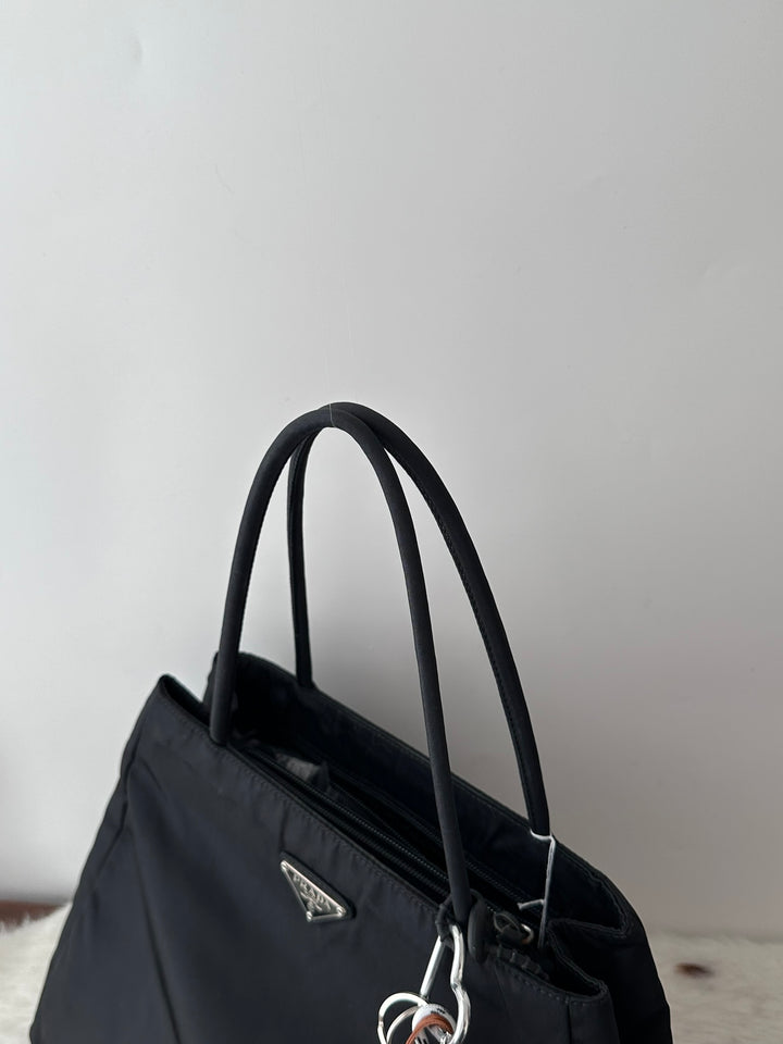 Prada Nylon Small Tote Bag 🖤｜Lightweight Nylon × Shoulder Carry × Everyday Work Bag