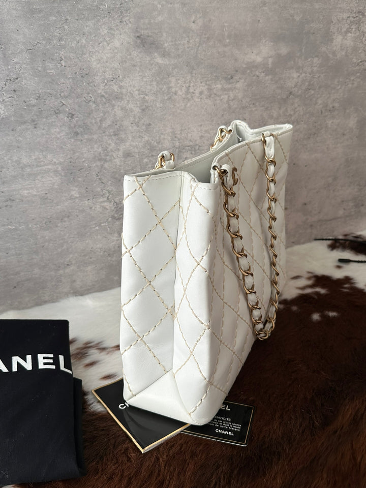 CHANEL White Calfskin Contrast-Stitch Chain Tote Bag 🤍｜Full Set × Near-Mint Condition × Elegant Everyday Style