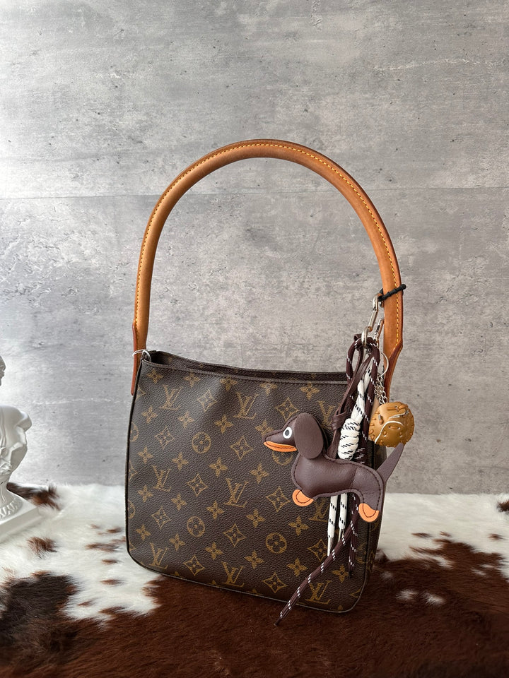 Louis Vuitton Small Looping Shoulder Bag 🤎｜Monogram Canvas × Zip Closure × Great Value