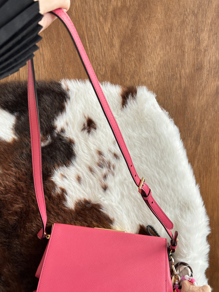 Prada Mini Saffiano Crossbody Bag 💕｜Pink Saffiano × Evening-Clutch Shape × Phone-Friendly