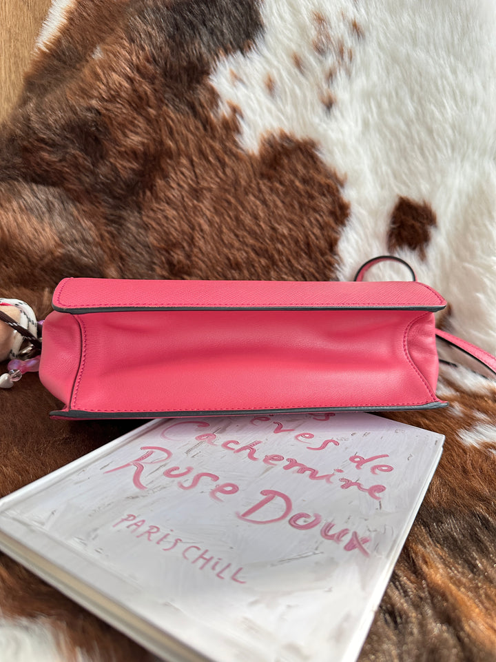 Prada Mini Saffiano Crossbody Bag 💕｜Pink Saffiano × Evening-Clutch Shape × Phone-Friendly