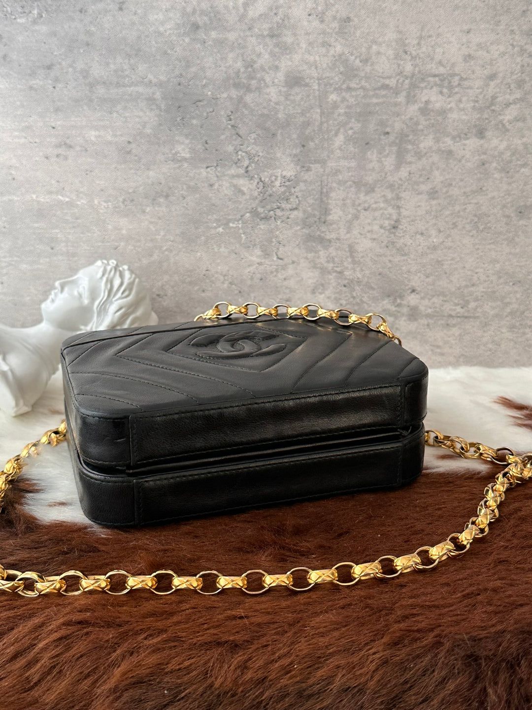 CHANEL Vintage Openwork Chain Box Bag 🖤｜Rare Discontinued Piece × Evening Bag Silhouette × Collector’s Item