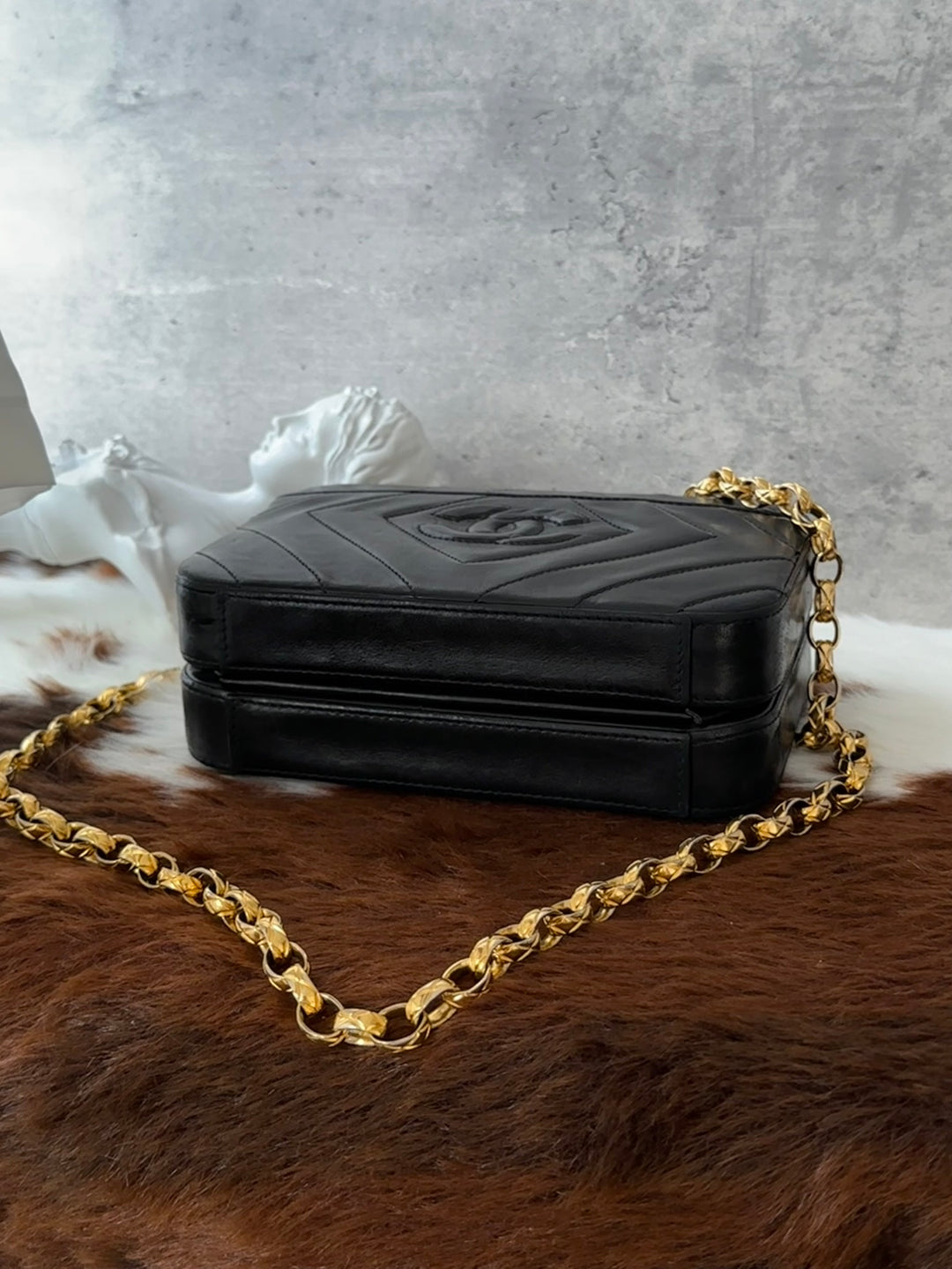 CHANEL Vintage Openwork Chain Box Bag 🖤｜Rare Discontinued Piece × Evening Bag Silhouette × Collector’s Item