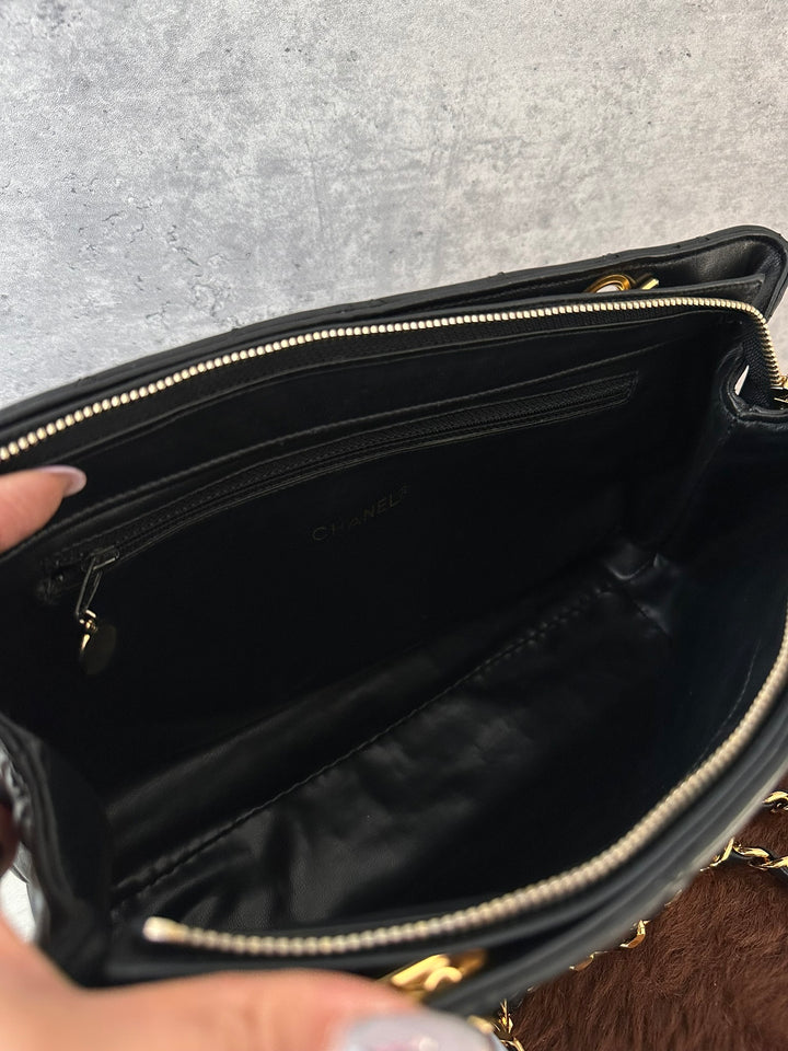 CHANEL Large CC East-West Chain Bag 🖤｜Preserved Condition × Card &amp; Sticker × Small Size