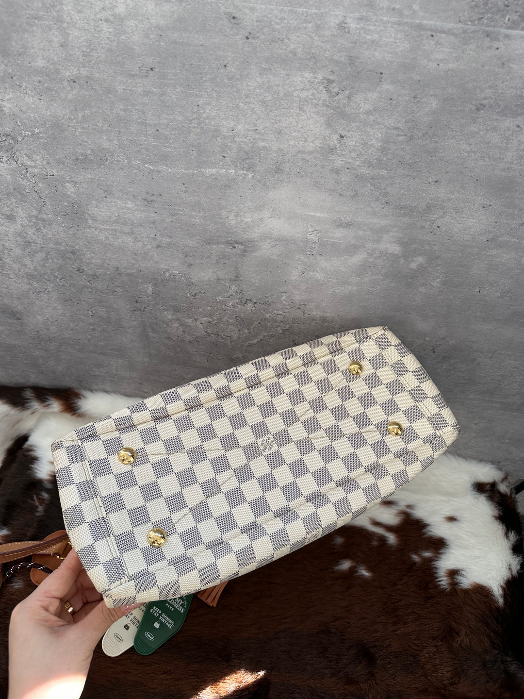 LOUIS VUITTON Damier Azur Tassel Tote Bag｜Classic Checkered Canvas × Original Shoulder Strap × Zipped Everyday Design 🤍✨
