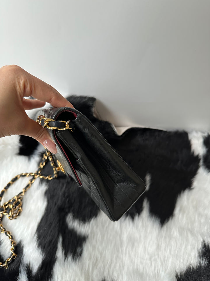 Chanel “Vintage Classic Flap Shoulder Bag” 🖤✨ | Timeless Icon in Mini Size