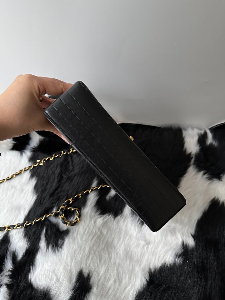 Chanel “Vintage Classic Flap Shoulder Bag” 🖤✨ | Timeless Icon in Mini Size