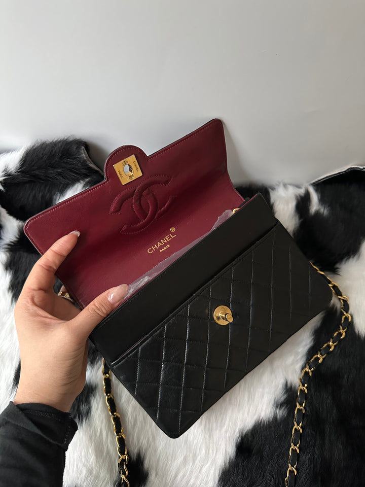 Chanel “Vintage Classic Flap Shoulder Bag” 🖤✨ | Timeless Icon in Mini Size