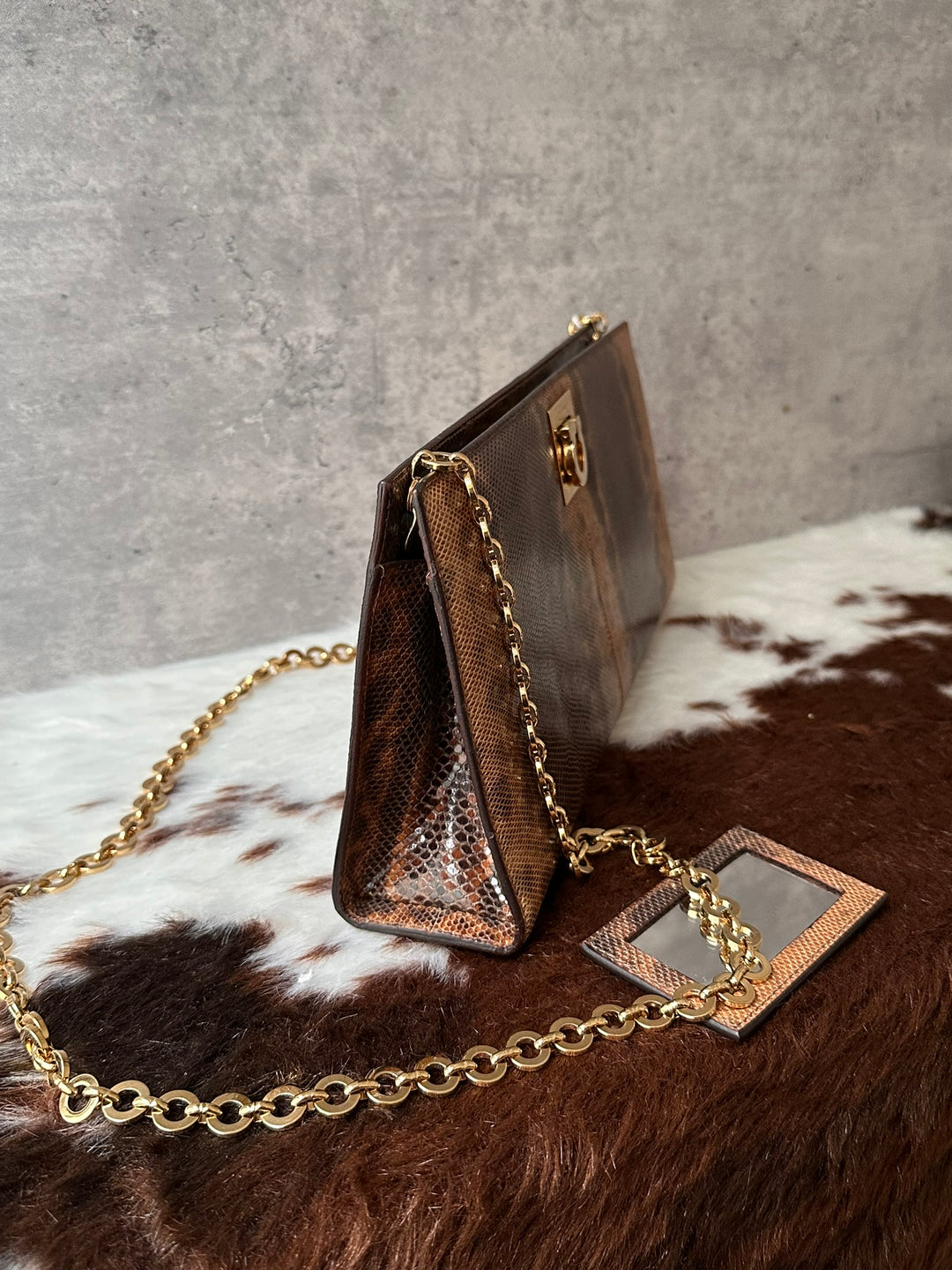 Ferragamo Gancini Lizard-Effect Chain Baguette Bag 🥖✨｜Rare Vintage Find × Gancini Chain Detail × With Mirror