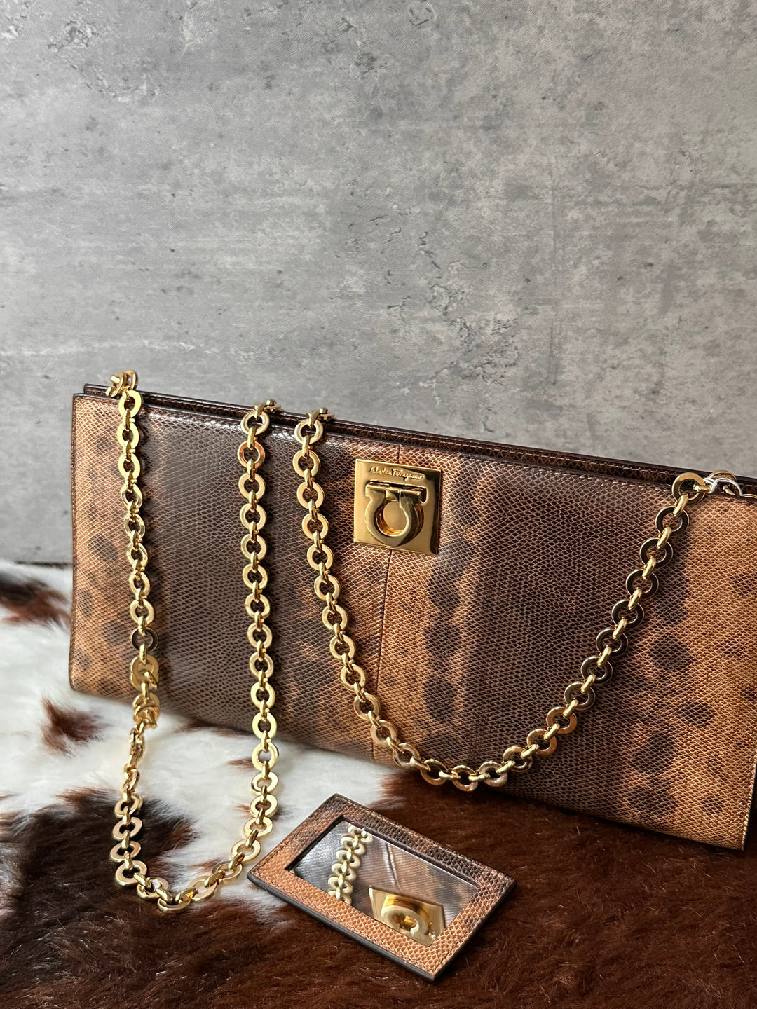 Ferragamo Gancini Lizard-Effect Chain Baguette Bag 🥖✨｜Rare Vintage Find × Gancini Chain Detail × With Mirror