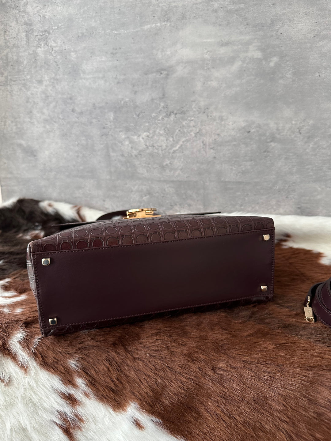 FERRAGAMO 🤎 Chocolate Embossed Kelly Bag｜Vintage Charm × Structured Elegance × Timeless Brown Tone