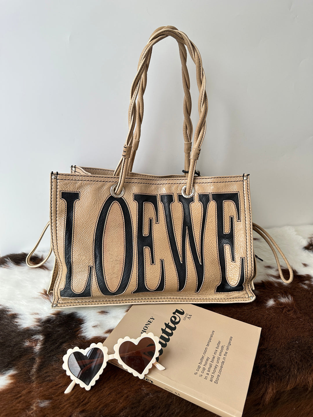 Loewe Double Faced Shoulder Bag 🤎｜Waxed Leather Texture × Reversible Styling × Laptop Friendly