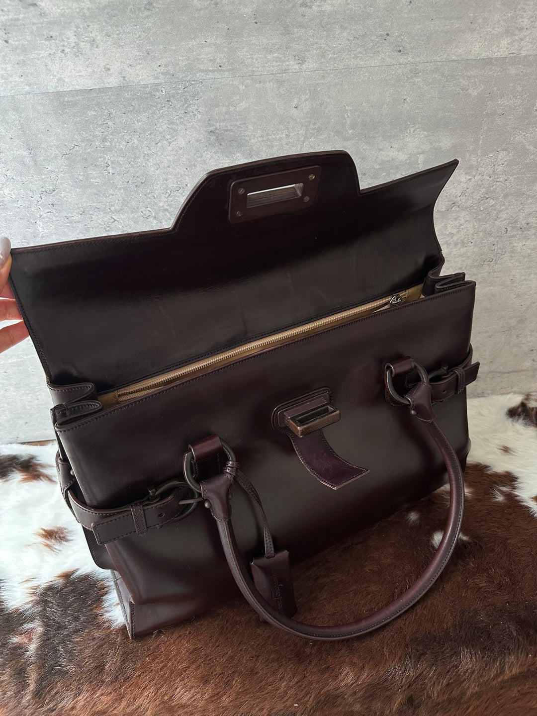 Ferragamo Gancini Dark Chocolate Brown Boston Bag 🤎｜Rare Wood-Tone Clasp × Box Leather × Vintage Character