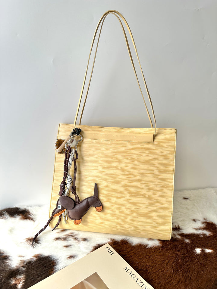 Louis Vuitton Epi Shoulder Bag 💛｜Summer-Ready Charm × Fits iPad × Easy-Care Finish