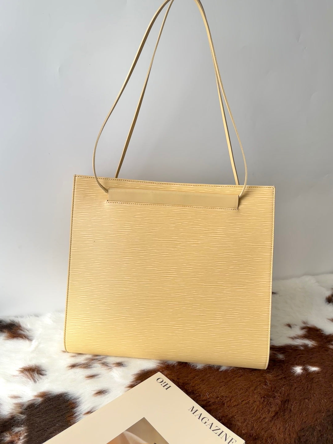 Louis Vuitton Epi Shoulder Bag 💛｜Summer-Ready Charm × Fits iPad × Easy-Care Finish