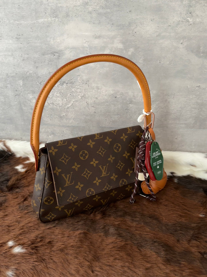 LOUIS VUITTON 🤎 Small Looping Bag｜Iconic Curved Handle × Timeless Monogram × Compact Yet Practical